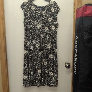 Chaps Black and White Floral Midi Dress